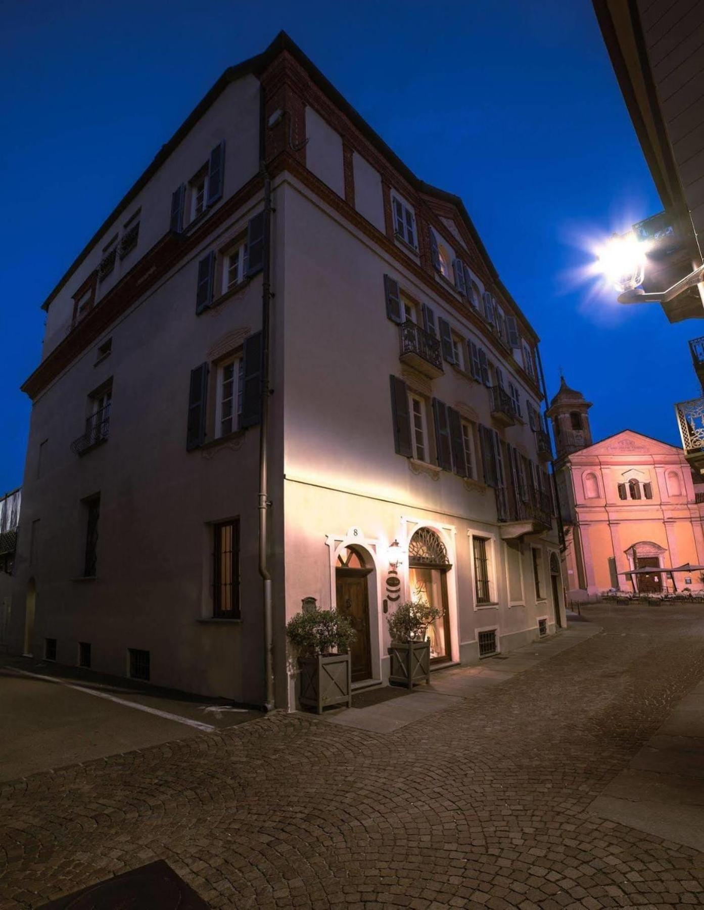 Palazzo Finati Bed and Breakfast Alba  Exteriör bild