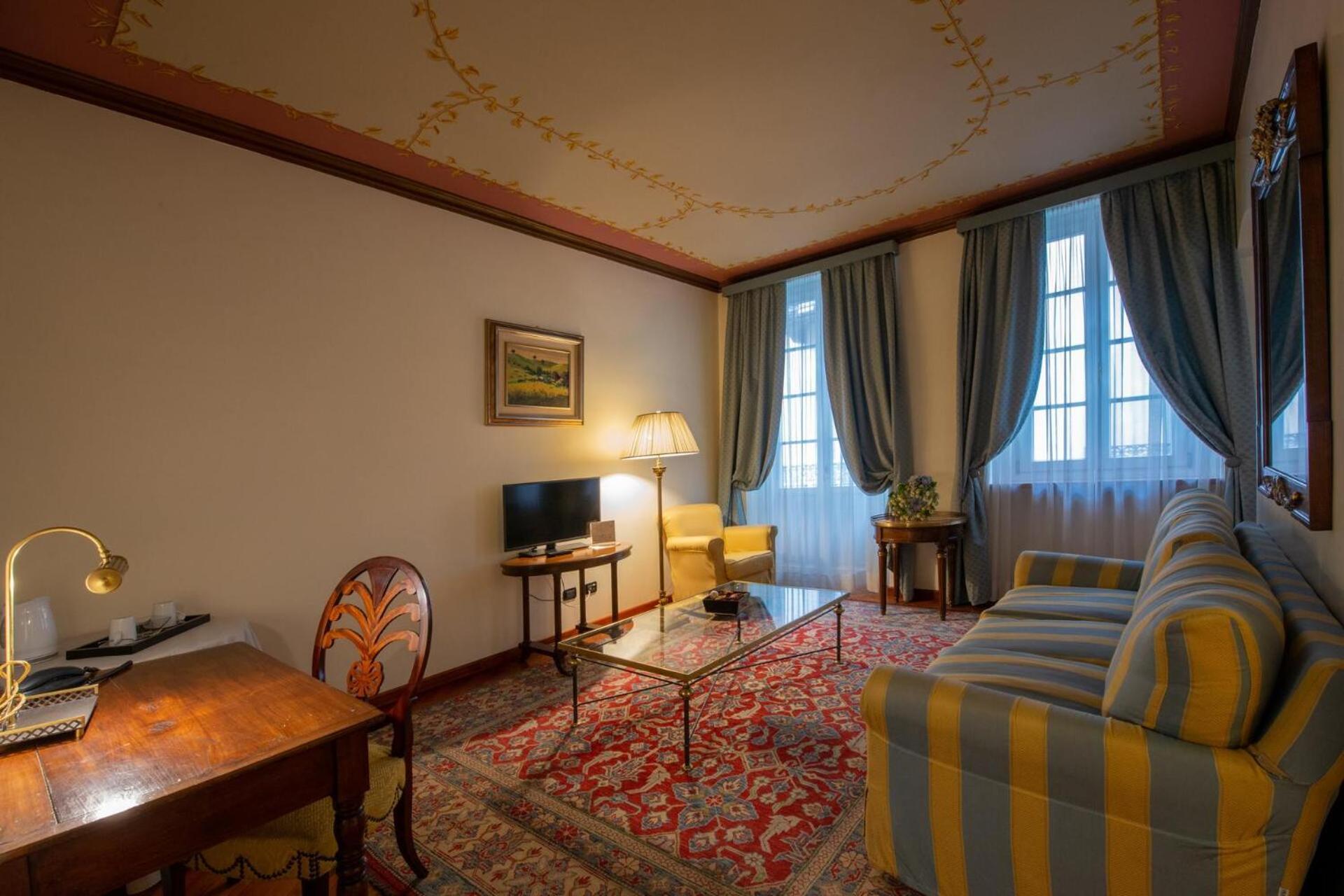 Palazzo Finati Bed and Breakfast Alba  Exteriör bild