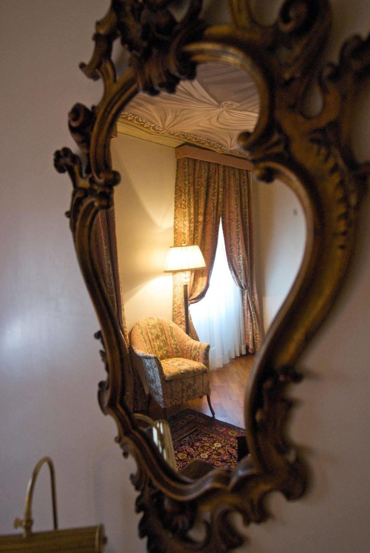 Palazzo Finati Bed and Breakfast Alba  Exteriör bild