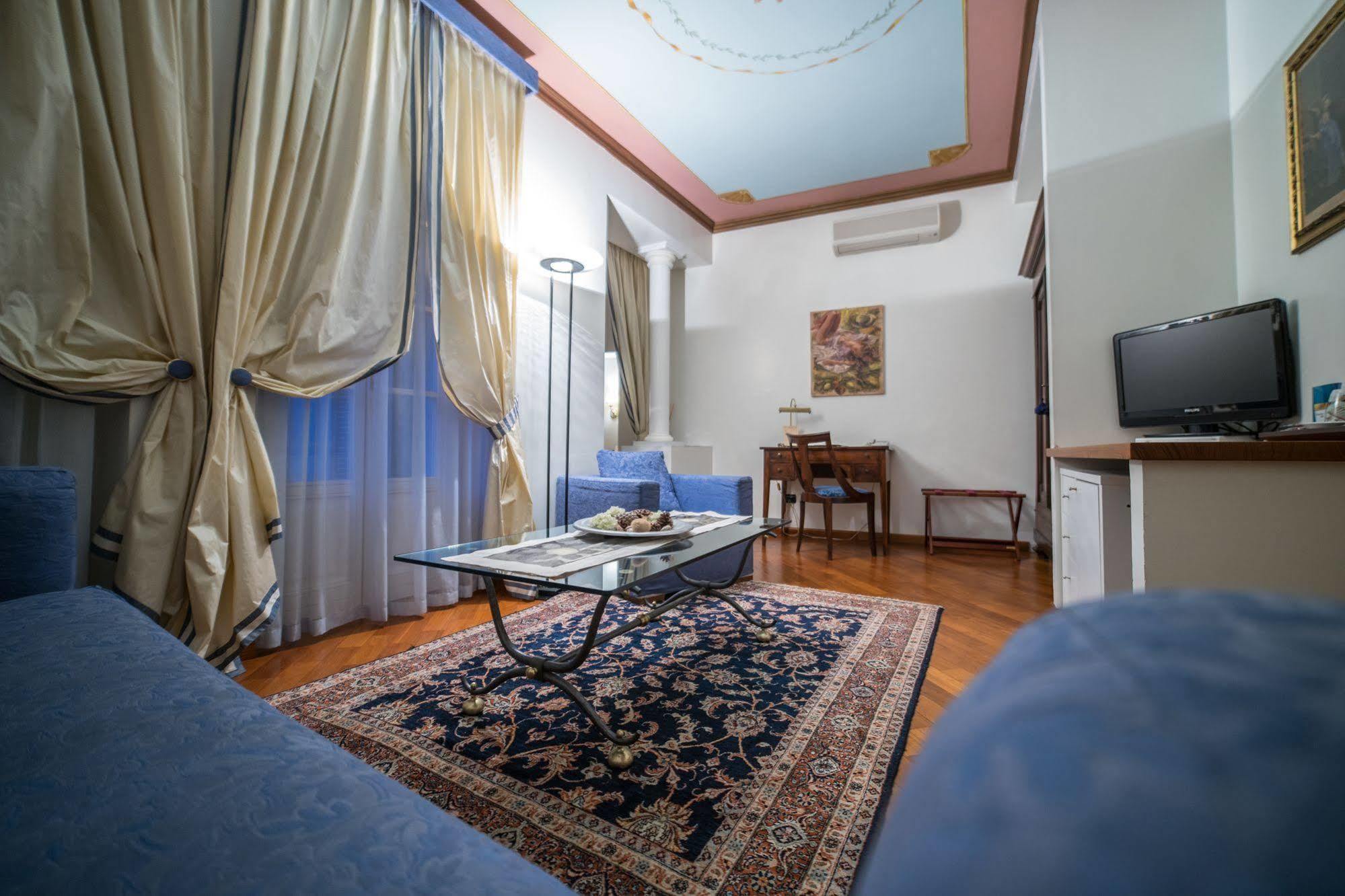 Palazzo Finati Bed and Breakfast Alba  Exteriör bild