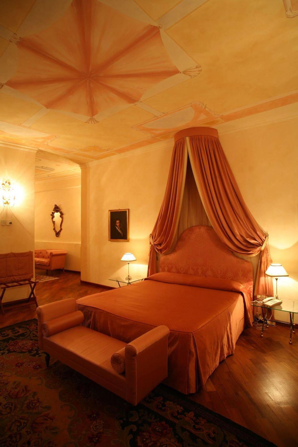 Palazzo Finati Bed and Breakfast Alba  Exteriör bild